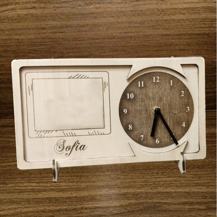 Orologio con cornice e foto